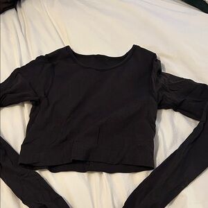 Lululemon cropped long sleeve workout top